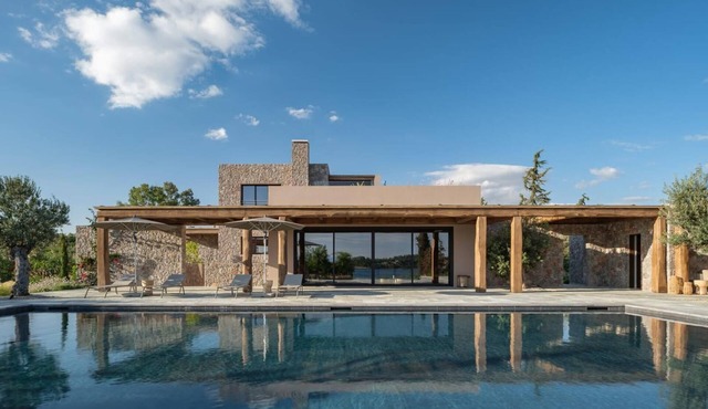 Beachfront Villa Oneiro with Sea Views, Villa