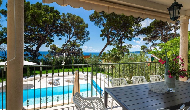 Beachfront Villa with heated private pool