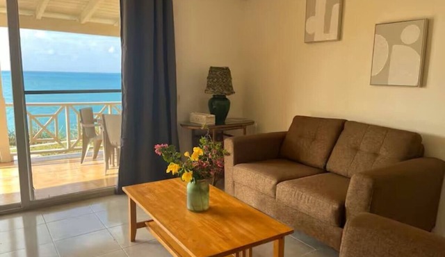 Beachfront Villa with Ocean sounds and views, 1 bedroom & AC, WiFi in Antigua