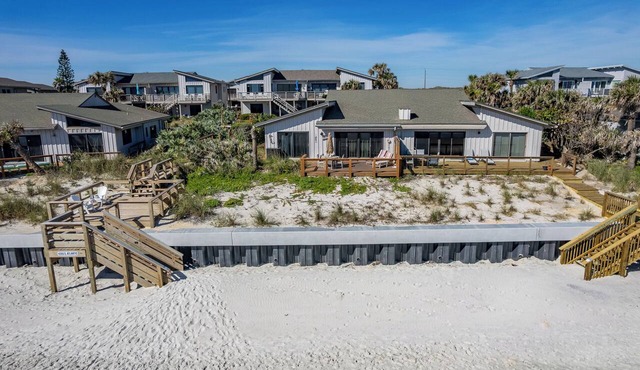Beachfront with large deck! Pool! Sea Dunes Sailfish A2