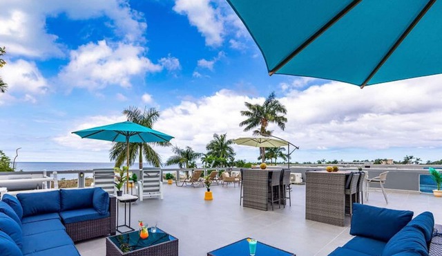 Beachfront with Rooftop Scenic Ocean View 4 - Bedroom