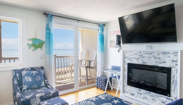 Beachfront with Stunning Views!