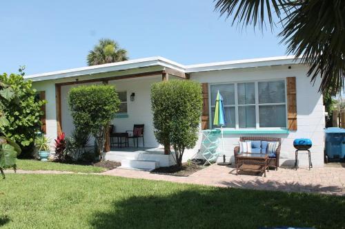 Beachside 2BR Daytona Beach Shores private home