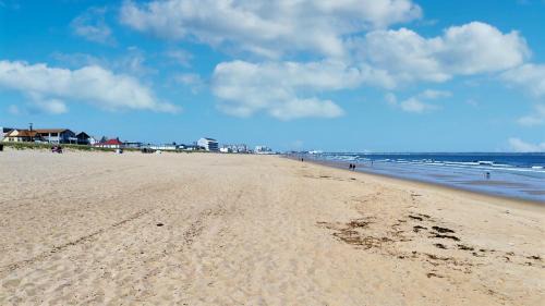 Beachside Abode 1A by Bayley Vacation Rentals