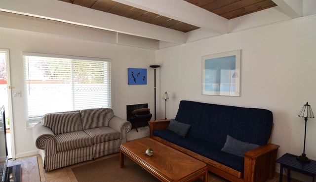 Beachside Aptos - Quick Walk to Beach, Pet Friendly, WIFI, Washer & Dryer