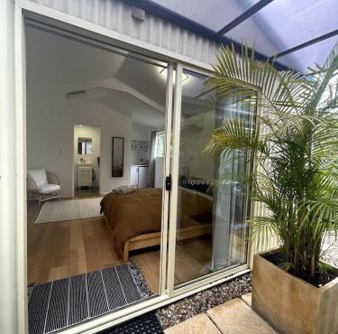 Beachside Bedstay