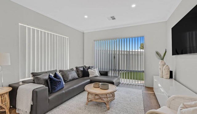 Beachside Bliss: Bunbury's Stylish Coastal Villa