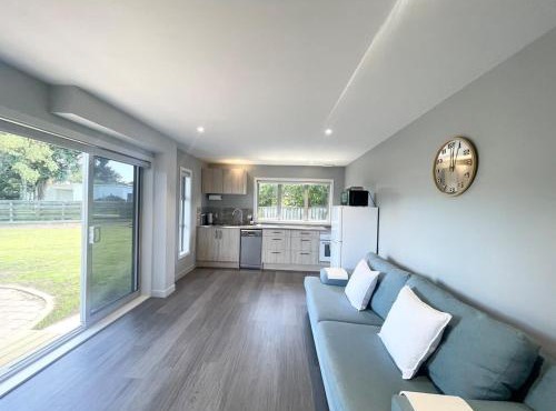 Beachside Bliss - Modern Luxury
