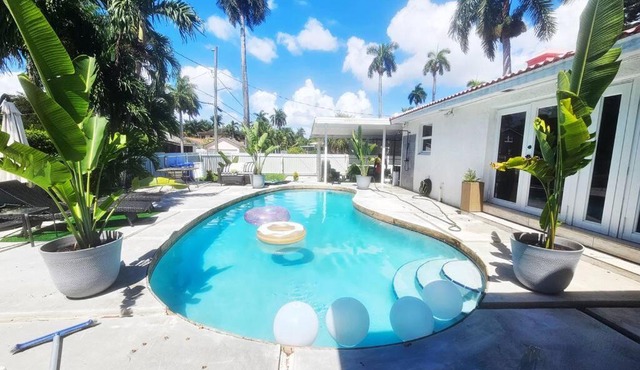 Beachside Bliss Pool Retreat Half mile to Beach