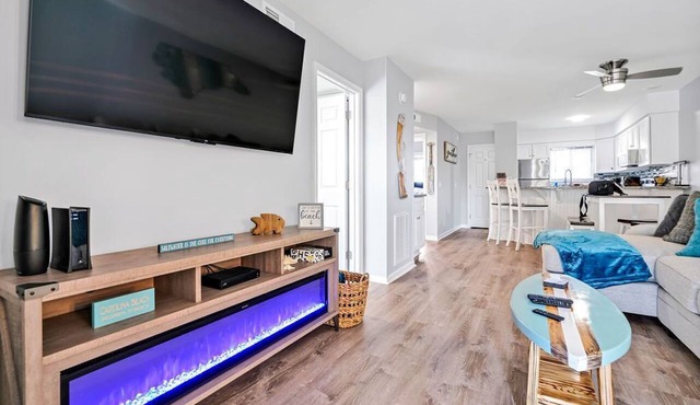 Beachside Breeze Condo w/pool and private beach access