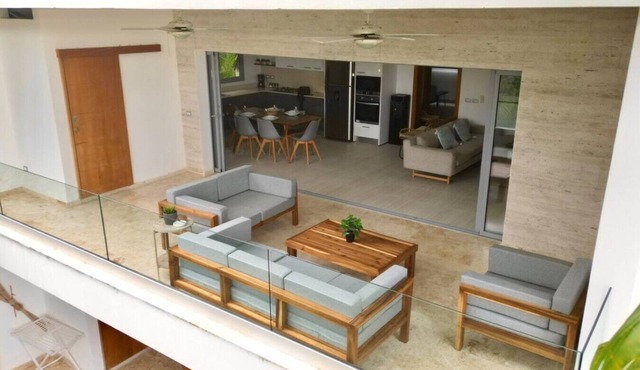Beachside Comfort 2BR Condo w/Pool & Terrace