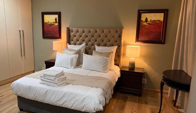 Beachside Gordons Bay stay near Bikini Beach