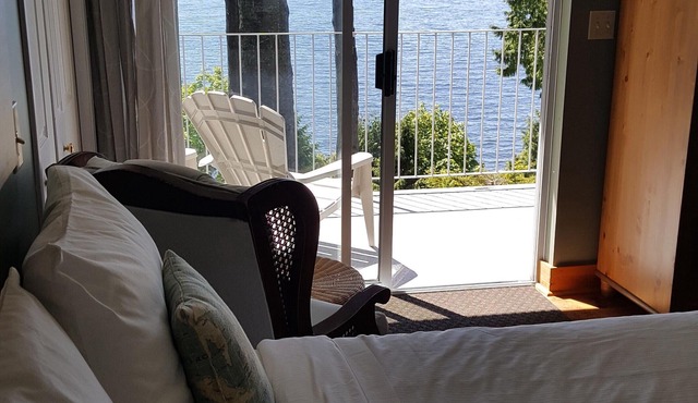 Beachside Island Vista Cottage, Beach, Ocean Views, Hot Tub