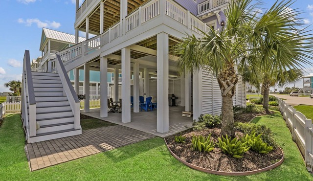 Beachside Luxury Elevator 2 King Suites Kid Friendly Private Beach
