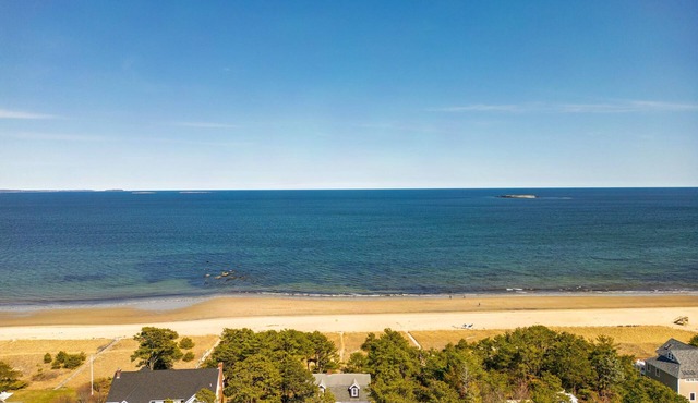 Beachside | Oceanside | Walk onto the beach!