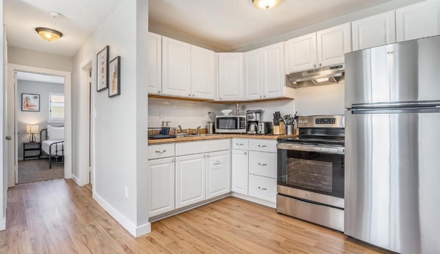 *Beachside Property* Lighthouse Suite @ Wind & Sea