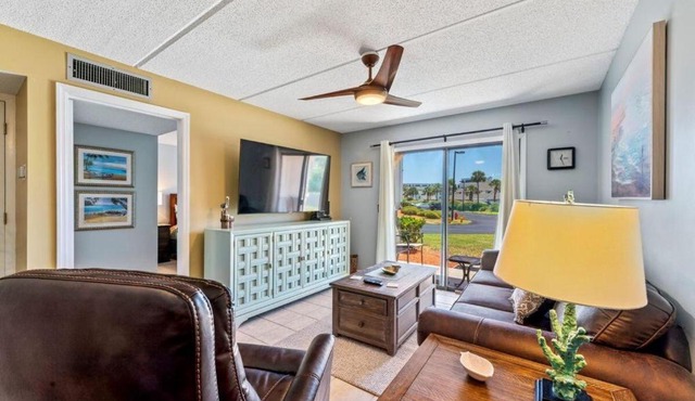 Beachside Retreat-Courtyard Villa-Beachside condo
