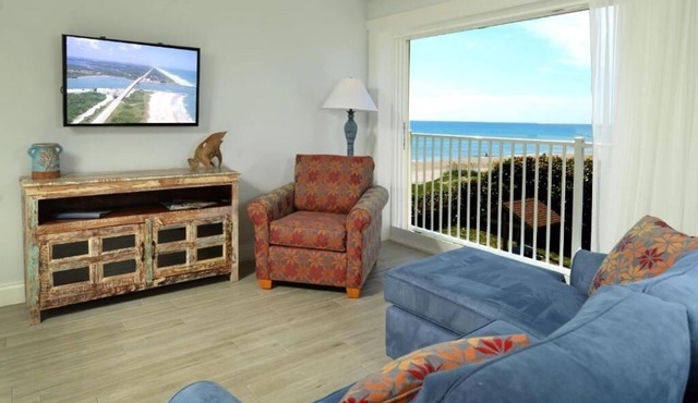 Beachside Retreat | 1 King Bed | Near Indialantic Boardwalk