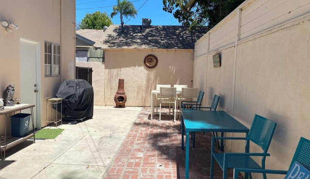 Beachstyle 2 bedroom unit with patio close to beach