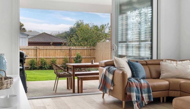 Beachurst Coastal Escape | Walk to Beach