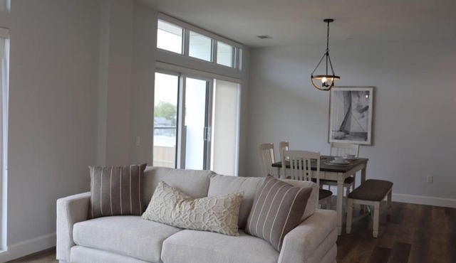 Beachview getaway at the New Carlyle 300 on the Main strip in Grand Bend