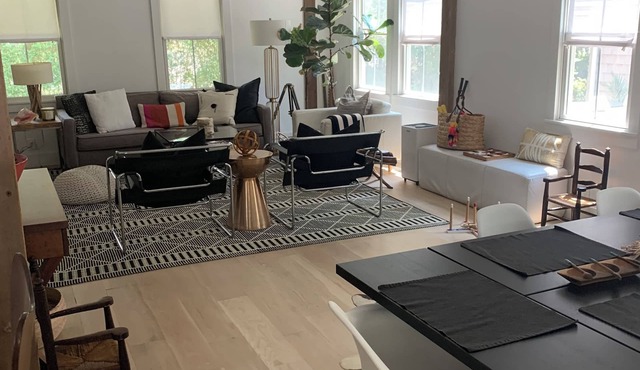 Beachy Chic South of the Hwy in SH Village just 3blks to shops, food and fun!⛱️