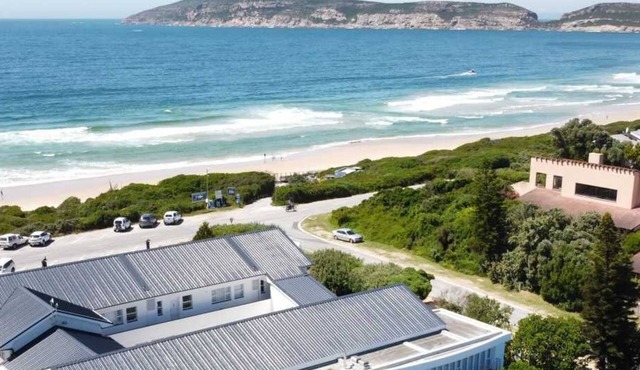 Beachy Head Hideaway 9 | Overlooks Robberg 5 Beach
