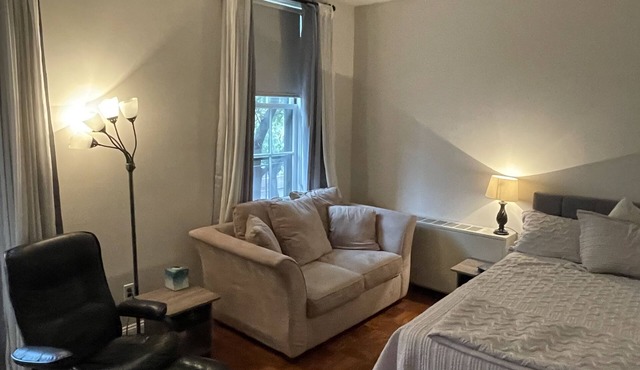 Beacon Hill Studio Condo steps from MGH