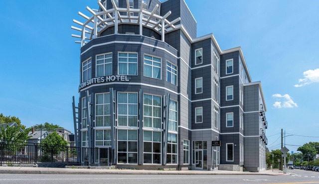 Beacon Suites Hotel
