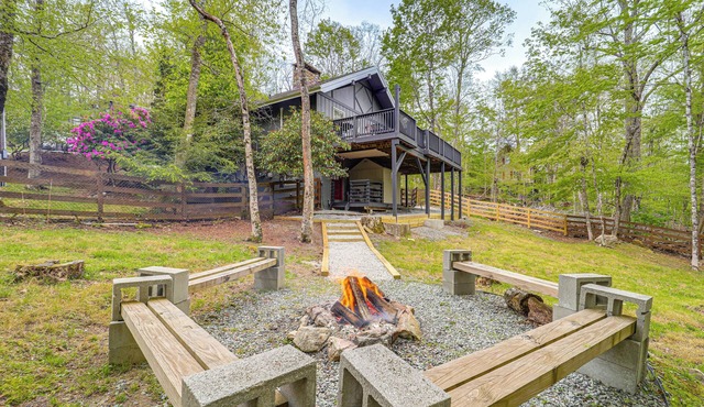 'Bear Crossing Chalet:' Beech Mountain Family Home
