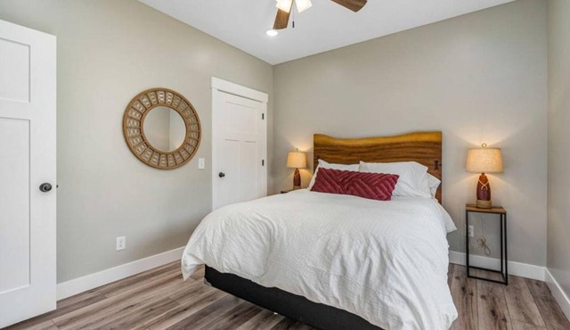 Bear Lake Fun Spot - Sleeps 22, Sauna, Hot tub, Game Room, Walk2Marina