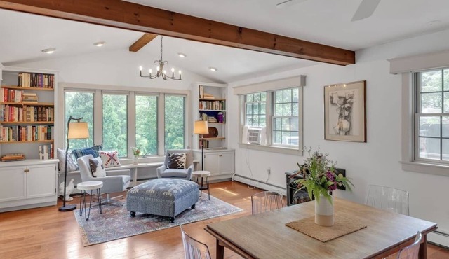 Bear Pass - Mountain View 4 Bedroom Home by RedAwning