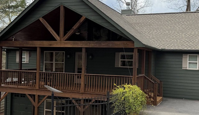 “Bear Paw Resort” View’s, Privacy, Covered decks, Outdoor spaces, Easy access