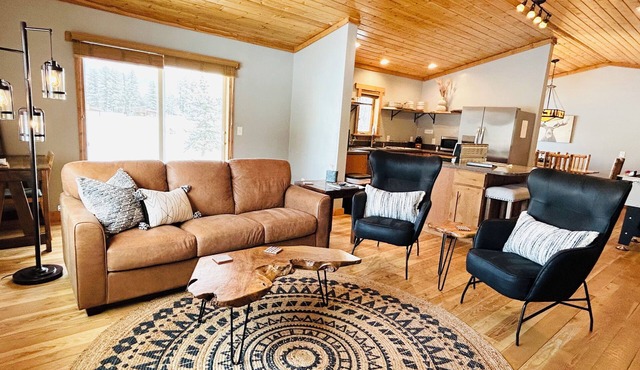 Beargrass Cabin @ Explorer's Basecamp