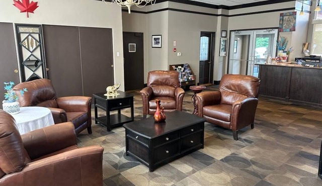 Bears Den Lounge and Motel