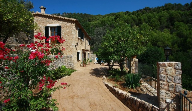Beatiful and peaceful villa with amazing views into the mountains