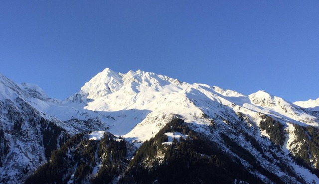 Beautiful Chalet Morion with panoramic Mountain View only 2 min to slopes
