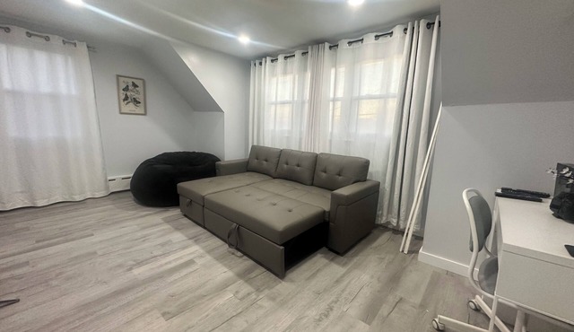 Beautiful 1-bedroom apartment in charming Franklin Square LI, close to the city