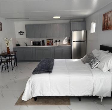 Beautiful 1 bedroom Studio located in Miramar close to Hard Rock Stadium