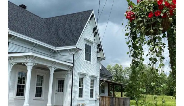 Beautiful 100 year old fully renovated A/C