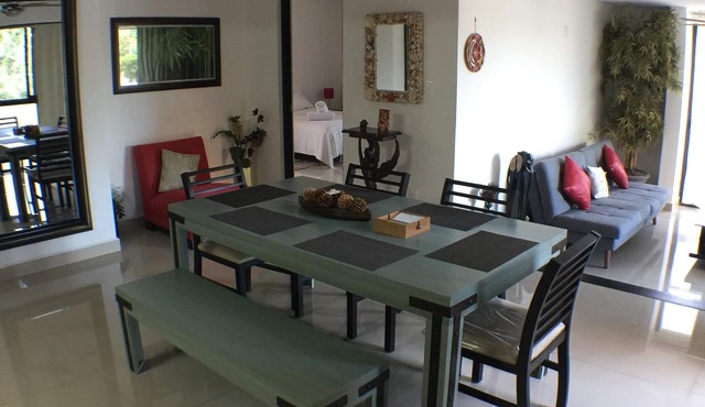 Beautiful 2 Bedroom Flat. Conveniently Located!