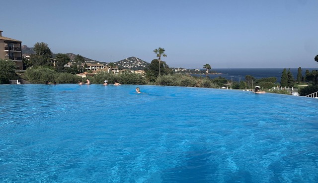 BEAUTIFUL 2 rooms sea view updated MAGNIFICENT vacation village Cap Esterel