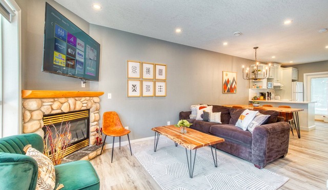 Beautiful 2BDM 2 Bth Sleep Up to 6 Adults+Kids Townhouse W/AC at Park Gate