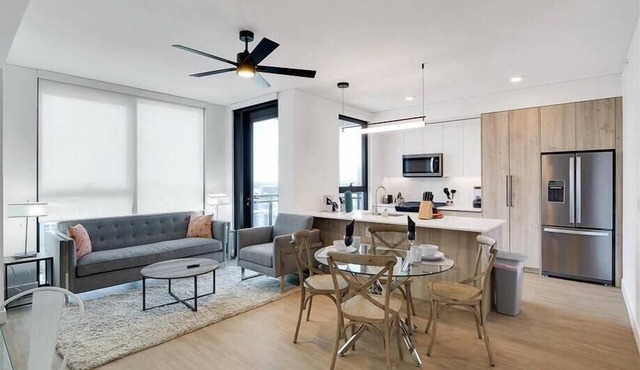 Beautiful 2BR nr Art Exhibits | Walk to Shops & Transport