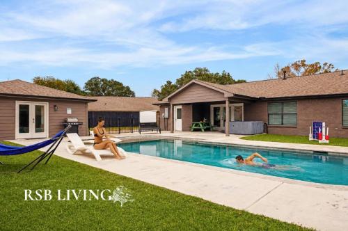 Beautiful 3BD 2BATH Comfortable Home In Houston