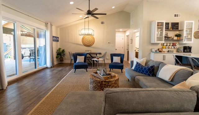 Beautiful 4/3 waterfront home with 2 master suites