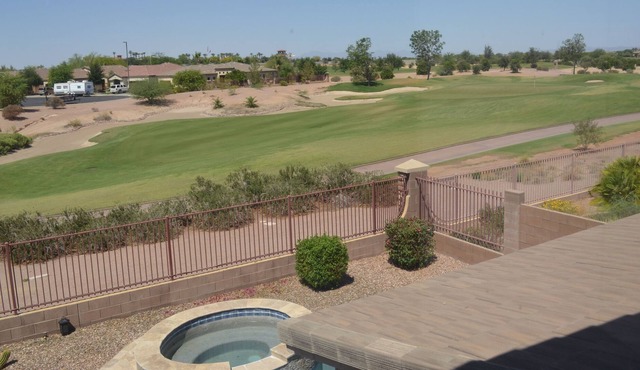 Beautiful 4 Bedroom Pool/Spa & Golf Course Gated Home