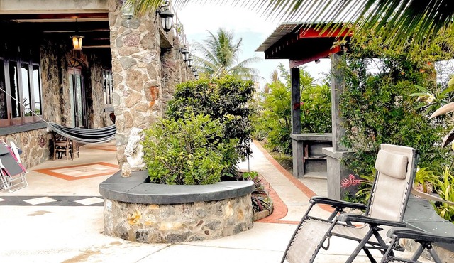 Beautiful 4 STAR property less than 5 min. from Sandy Beach. Brick pizza oven.