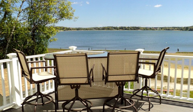 Beautiful 5BR CapeCod Handicap-Assess.BeachFrontHome w/Gorgeous Panoramic Views