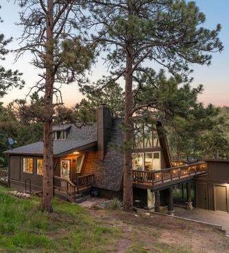 Beautiful A-Frame near Hiking Red Rocks Evergreen